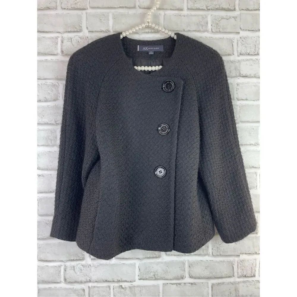 Ann Kline Black Swing Side Button Jacket Classic
Size 4